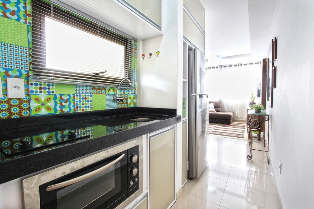 Cocina moderna y equipada de un apartamento turístico
